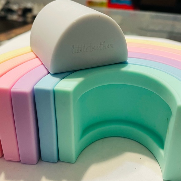 Little Teether Stacking Rainbow - Picture 2 of 4